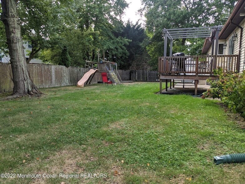 1304 Franklin Ave in Ocean Township, NJ - Foto de edificio