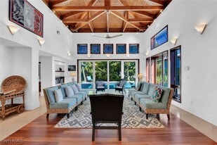 795 18th Ave S in Naples, FL - Building Photo