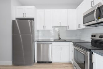 Ludlow 43 in Philadelphia, PA - Building Photo - Interior Photo