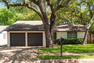 7507 Bender Dr in Austin, TX - Building Photo - Building Photo