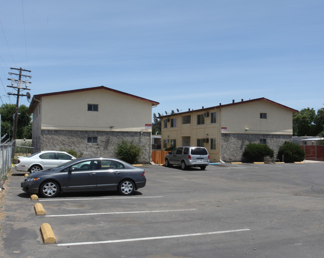 413 Harbor Blvd in West Sacramento, CA - Building Photo - Building Photo