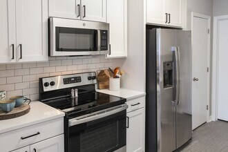 Westwood Reserve Apartments in Tampa, FL - Foto de edificio - Building Photo