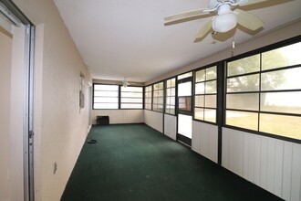 528 Tradewinds Dr in Deltona, FL - Building Photo - Building Photo