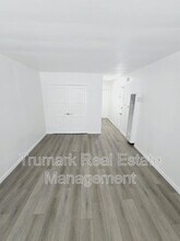 106.5 E Randolph St in Glendale, CA - Building Photo - Building Photo