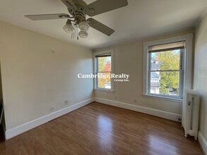 33 Wheatland St, Unit 3 in Somerville, MA - Building Photo - Building Photo
