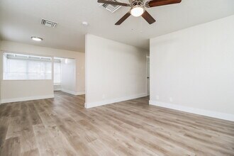 5383 Eadie Pl in West Palm Beach, FL - Foto de edificio - Building Photo