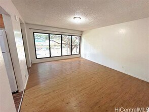 87-122-122 Helelua St in Waianae, HI - Foto de edificio - Building Photo