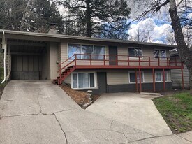 1725 NE Valley Rd, Unit B