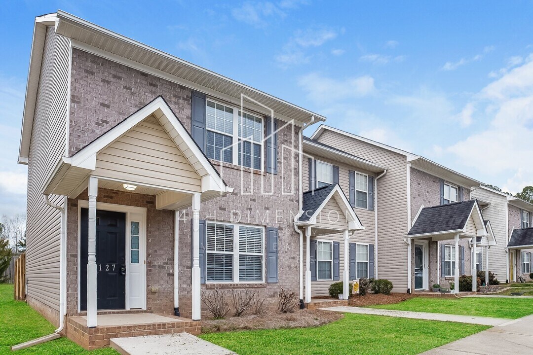 4127 Bentley Dr in Randleman, NC - Building Photo