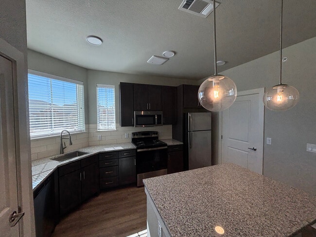 425 El Rio St in San Marcos, TX - Building Photo - Building Photo