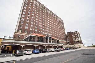 2721 Boardwalk in Atlantic City, NJ - Building Photo