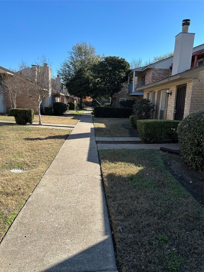 9339 Westwood Village Dr