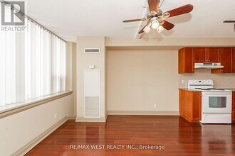 2737-2737 Keele St in Toronto, ON - Building Photo - Building Photo