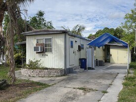 226 Lamplighter Ln in North Fort Myers, FL - Building Photo