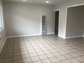 5461 Kingsley St, Unit F in Montclair, CA - Building Photo - Building Photo