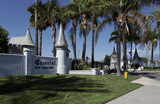 The Camelot in Hemet, CA - Building Photo - Building Photo