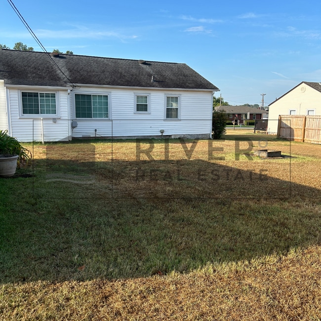 707 Pasadena Ave in Muscle Shoals, AL - Building Photo - Building Photo