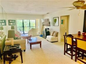 228 Fox Glen Dr-Unit -3310 in Naples, FL - Building Photo - Building Photo
