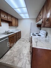 857 S Oak St in Ukiah, CA - Building Photo - Building Photo