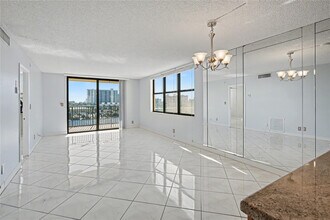 801 N Ocean Blvd in Pompano Beach, FL - Building Photo - Building Photo