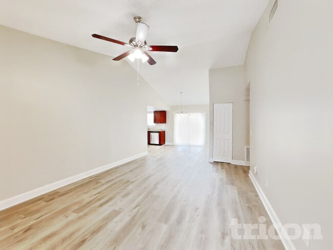 4051 Forecast Dr in Brandon, FL - Building Photo - Building Photo