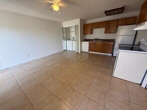 641 Executive Center Dr in West Palm Beach, FL - Building Photo - Building Photo