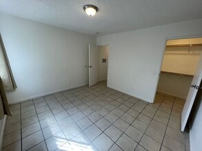 4758 Imperial Ave in San Diego, CA - Foto de edificio - Building Photo