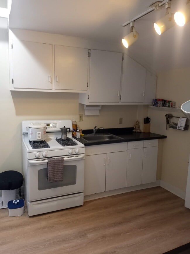 843 State St, Unit 842 State St. #3