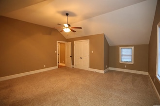 6100 Cantrell Rd in Little Rock, AR - Building Photo - Building Photo