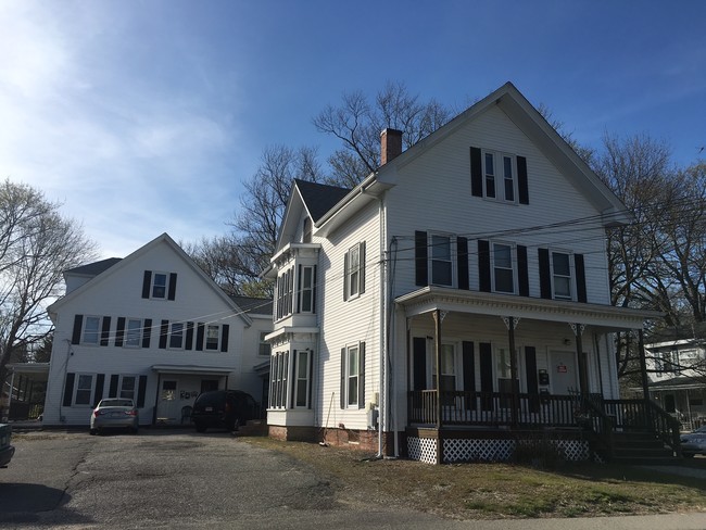 41 School St in Middleboro, MA - Building Photo - Building Photo