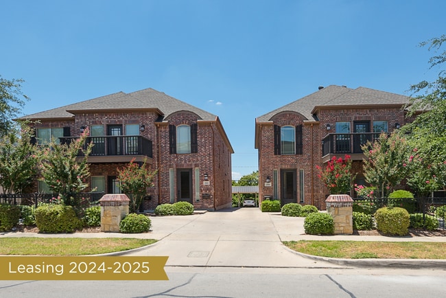 property at 2928 Forest Park Blvd