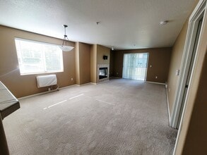 780 NW 185th Ave, Unit 202 in Beaverton, OR - Building Photo - Building Photo