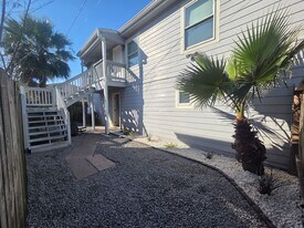 5012 Avenue K in Galveston, TX - Building Photo