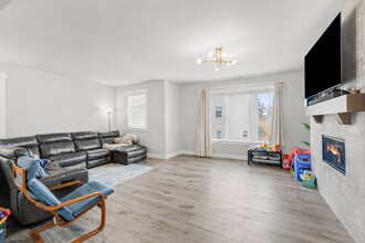 13905 12th Pl W in Lynnwood, WA - Building Photo - Building Photo