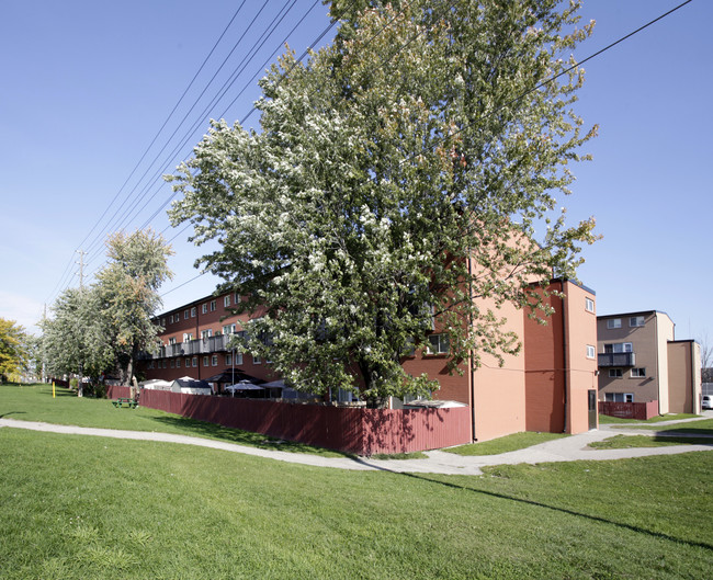 The Arches in Mississauga, ON - Building Photo - Building Photo