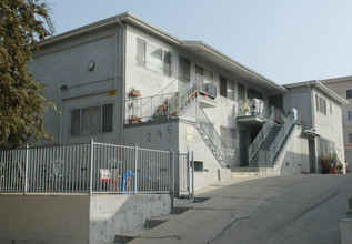 246 N Lake St in Los Angeles, CA - Building Photo - Building Photo