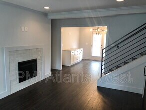 874 Rochelle Dr SW in Atlanta, GA - Building Photo - Building Photo