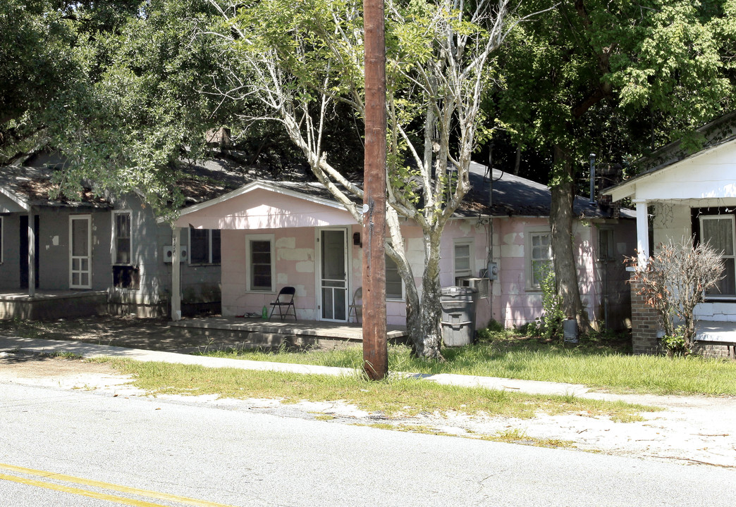 1954 Clement Ave in North Charleston, SC - Building Photo