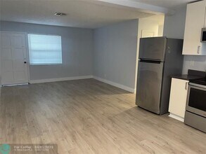 780 NE 46th Ct in Oakland Park, FL - Building Photo - Building Photo