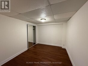 6405 Valiant Heights in Mississauga, ON - Building Photo - Building Photo