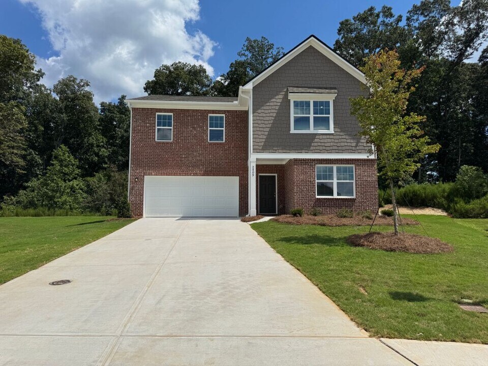 2409 Argento Cir in Dacula, GA - Foto de edificio
