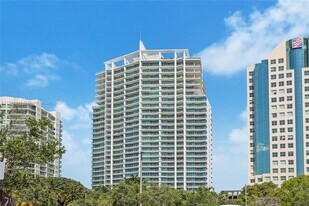 2627 S Bayshore Dr in Miami, FL - Building Photo