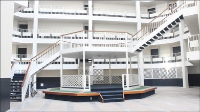 Atrium Regency Apartments in Houston, TX - Building Photo - Interior Photo