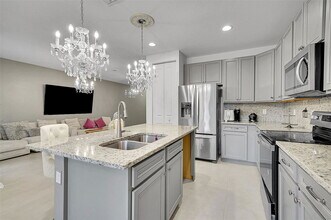 455 NW 33rd Ln in Pompano Beach, FL - Building Photo - Building Photo