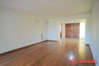 7932 Stine Rd in Bakersfield, CA - Building Photo - Building Photo