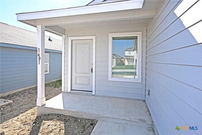321 W Mill St in New Braunfels, TX - Building Photo - Building Photo