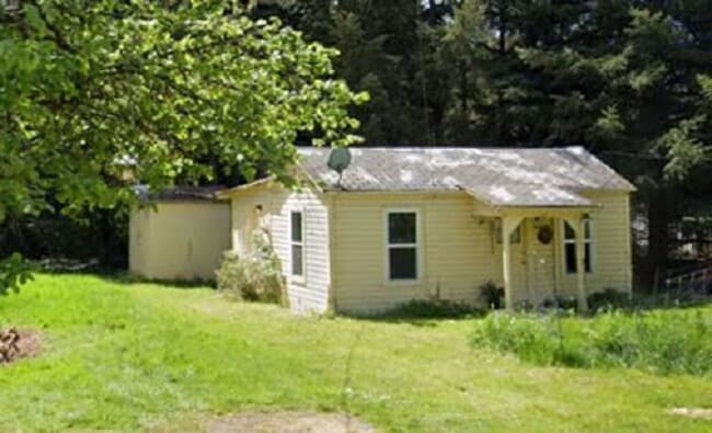 property at 360 SW Cummings Ave
