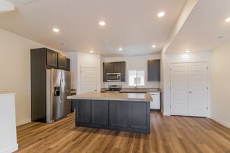 4567 Lonely Grove Ct in West Valley City, UT - Building Photo - Building Photo