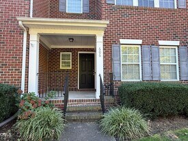 606 Sawcut Ln in Apex, NC - Building Photo