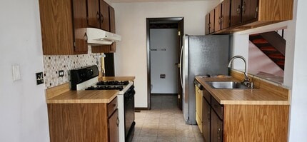 322 Russet Way in Vernon Hills, IL - Foto de edificio - Building Photo